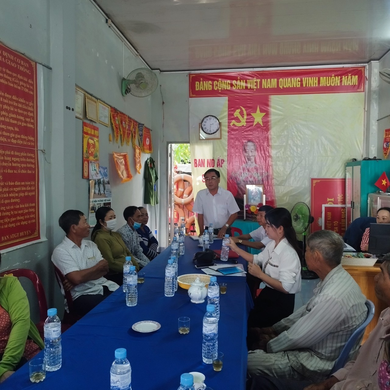 Họp tổ đại biểu HĐND và tiếp xúc cử tri trước kỳ họp lần thứ 9