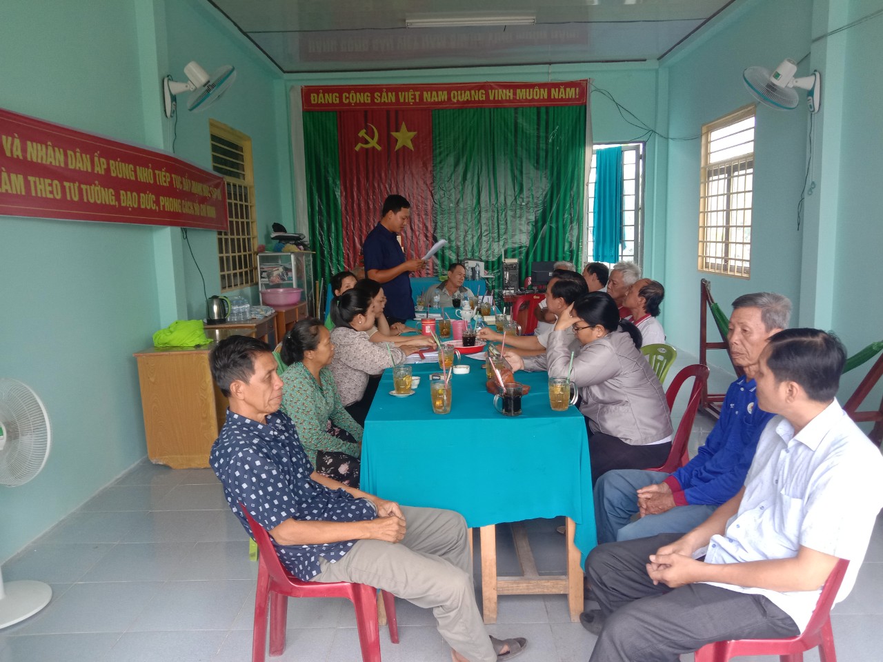 Họp tổ đại biểu HĐND và tiếp xúc cử tri trước kỳ họp lần thứ 9