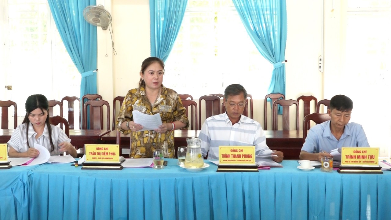 đảng ủy họp đánh giá cuối năm