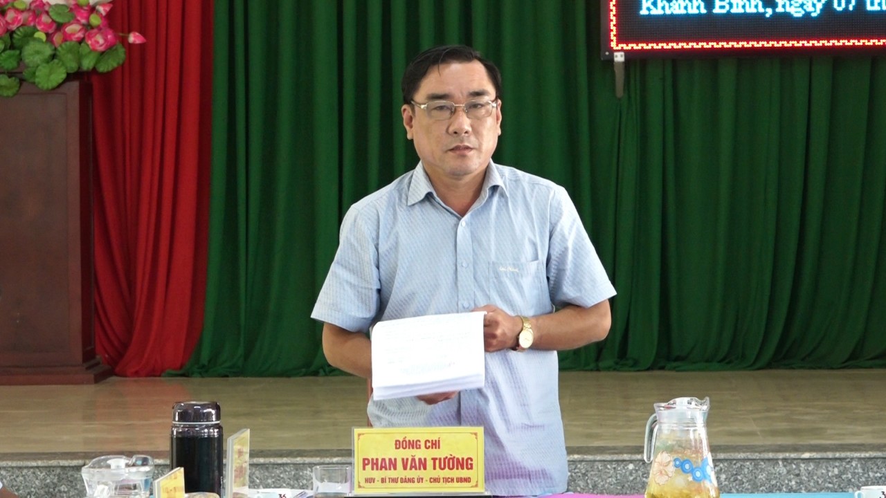 đảng ủy họp đánh giá cuối năm