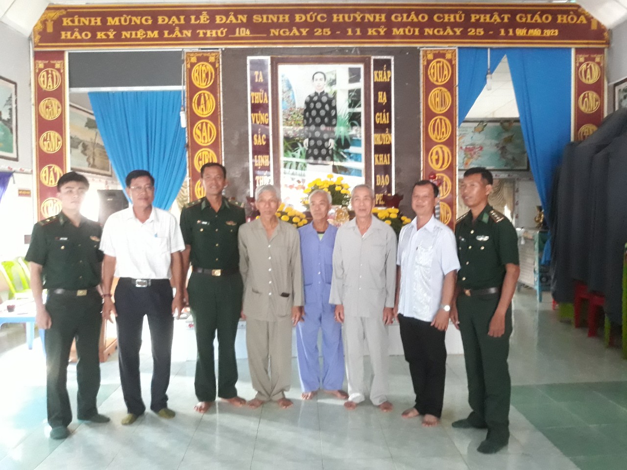 Ông Trình Thanh Phong - Phó Bí thư Đảng ủy - Trưởng Khối Dân vận thăm và chúc tết Ban Trị Sự PGHH