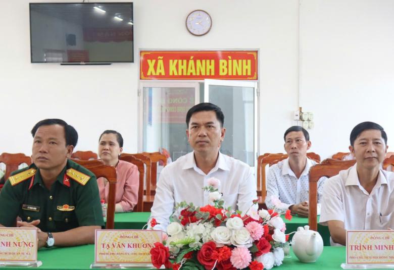Chiều ngày 14/5/2026, tại UBND xã Khánh Bình, Ủy ban nhân dân xã tổ chức Lễ công bố và trao quyết định về công tác cán bộ.
